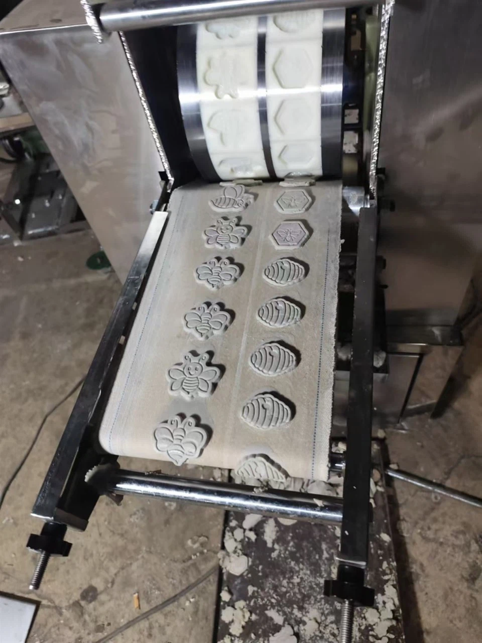 Dog treat making machine (5)